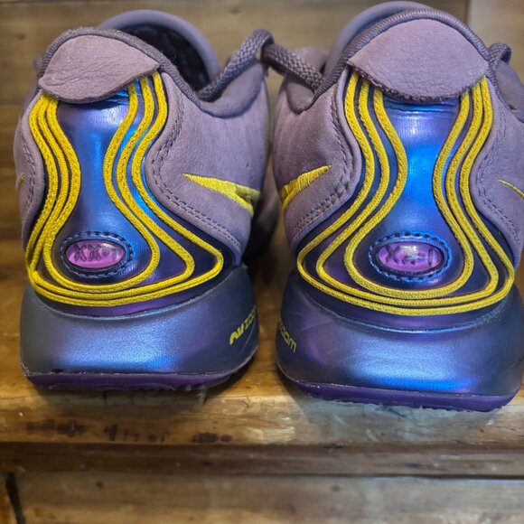 Nike Lebron XXI Basketball Sneakers - Picture 5 of 7